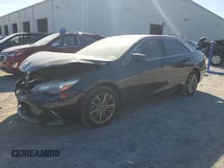 2017 Toyota Camry XLE z VIN 4T1BF1FK8HU438223, wystawiony jako Copart lot #86775305 z przebiegiem 129 305 mil mil oraz Nie do naprawy • Non repairable. Historia ofert i sprzedaży dostępna na DreamBid. Obrazek 1.