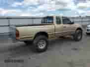 1997 Toyota Tacoma z VIN 4TAWM72N1VZ279828, wystawiony jako Copart lot #58385785 z przebiegiem 347 448 mil mil oraz Szkoda całkowita • Salvage title. Historia ofert i sprzedaży dostępna na DreamBid. Obrazek 3.