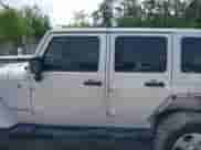 2008 Jeep Wrangler Unlimited Sahara с VIN 1J8GA59138L610451, выставлен на аукционе IAAI как лот 42297978 с пробегом 110 339 миль миль и . История ставок и продаж доступна на DreamBid. Изображение 14.