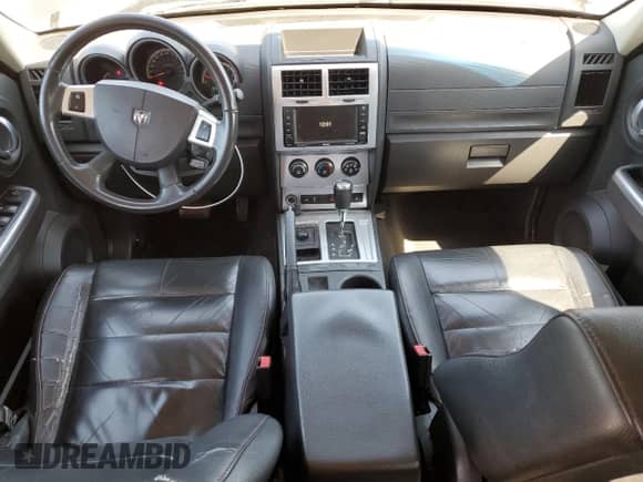 2011 Dodge Nitro Shock с VIN 1D4PU7GXXBW544068, выставлен на аукционе Copart как лот 59348155 с пробегом 247 325 миль миль и Списание • Salvage title. История ставок и продаж доступна на DreamBid. Изображение 8.