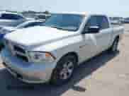 2009 Dodge 1500 Sport z VIN 1D3HB13T59J514661, wystawiony jako IAAI lot #42225340 z przebiegiem 294 025 mil mil oraz . Historia ofert i sprzedaży dostępna na DreamBid. Obrazek 2.
