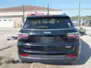 2017 Jeep Compass Latitude z VIN 3C4NJDBB6HT660714, wystawiony jako IAAI lot #43370557 z przebiegiem 99 034 mil mil oraz . Historia ofert i sprzedaży dostępna na DreamBid. Obrazek 16.