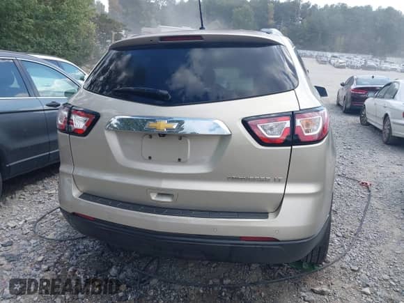 2015 Chevrolet Traverse LT с VIN 1GNKRGKD5FJ192730, выставлен на аукционе IAAI как лот 43156725 с пробегом Не указан миль и . История ставок и продаж доступна на DreamBid. Изображение 16.