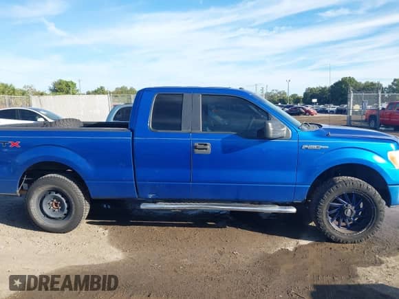 2013 Ford F-150 XLT z VIN 1FTEX1CM0DFB73235, wystawiony jako IAAI lot #43541706 z przebiegiem 313 432 mil mil oraz . Historia ofert i sprzedaży dostępna na DreamBid. Obrazek 13.