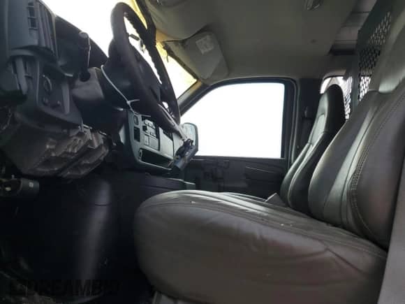 2003 Chevrolet Express Cargo with VIN 1GCGG25V331109643, listed as a Copart auction lot 44367485 with 112,700 mi miles and Salvage title. Bid and sale history available at DreamBid. Image 7.
