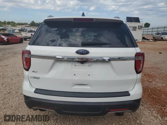 2018 Ford Explorer XLT with VIN 1FM5K7D8XJGB64627, listed as a Copart auction lot 83804395 with 141,653 mi miles and Salvage title. Bid and sale history available at DreamBid. Image 6.