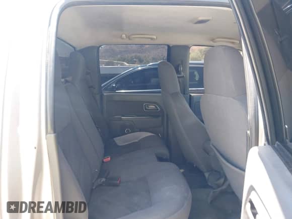 2005 Chevrolet Colorado 1SB LS Z85 z VIN 1GCCS136658254883, wystawiony jako IAAI lot #42828471 z przebiegiem 306 035 mil mil oraz . Historia ofert i sprzedaży dostępna na DreamBid. Obrazek 8.