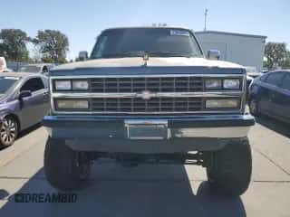 1989 Chevrolet Suburban с VIN 1GNEV16K2KF196469, выставлен на аукционе Copart как лот 72649924 с пробегом 51 366 миль миль и Списание • Salvage title. История ставок и продаж доступна на DreamBid. Изображение 5.