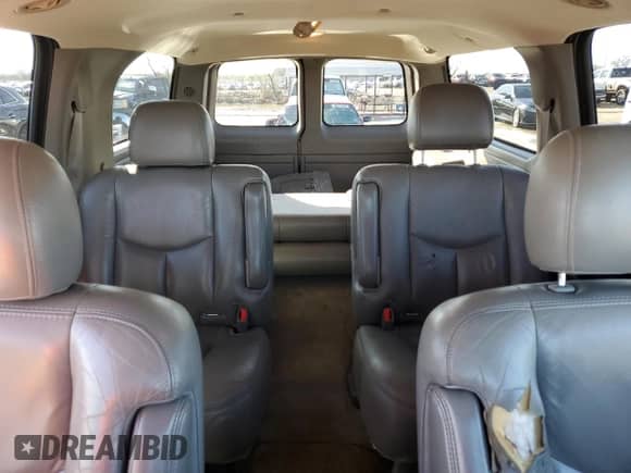 2003 Chevrolet Suburban LT z VIN 1GNGK26U33R278686, wystawiony jako Copart lot #86648554 z przebiegiem 209 059 mil mil oraz Szkoda całkowita • Salvage title. Historia ofert i sprzedaży dostępna na DreamBid. Obrazek 10.