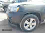 2012 Jeep Grand Cherokee Laredo z VIN 1C4RJEAG9CC151340, wystawiony jako IAAI lot #43249143 z przebiegiem 208 847 mil mil oraz . Historia ofert i sprzedaży dostępna na DreamBid. Obrazek 6.