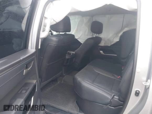 2024 Toyota Tundra Limited z VIN 5TFJA5DB2RX216804, wystawiony jako IAAI lot #42913960 z przebiegiem 13 394 mil mil oraz . Historia ofert i sprzedaży dostępna na DreamBid. Obrazek 8.