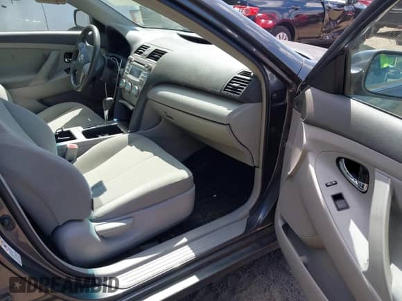 2009 Toyota Camry LE with VIN 4T1BE46K39U882986, listed as a IAAI auction lot 43165118 with 107,427 mi miles and . Bid and sale history available at DreamBid. Image 5.