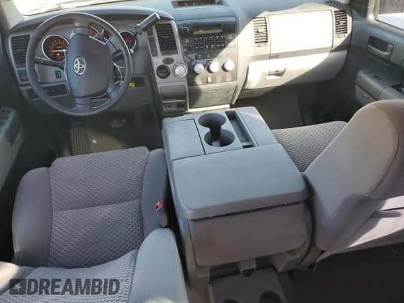 2010 Toyota Tundra с VIN 5TFRM5F18AX013385, выставлен на аукционе Copart как лот 89702745 с пробегом 230 979 миль миль и Списание • Salvage title. История ставок и продаж доступна на DreamBid. Изображение 8.