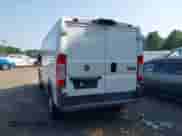 2018 Ram ProMaster Cargo z VIN 3C6TRVAG9JE117796, wystawiony jako IAAI lot #42776264 z przebiegiem 82 942 mil mil oraz . Historia ofert i sprzedaży dostępna na DreamBid. Obrazek 3.