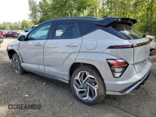 2024 Hyundai Kona N Line с VIN KM8HACA33RU152883, выставлен на аукционе Copart как лот 67388574 с пробегом 17 349 миль миль и Списание • Salvage title. История ставок и продаж доступна на DreamBid. Изображение 2.
