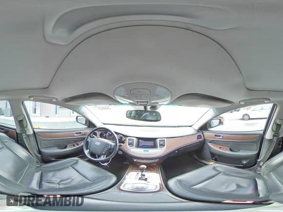 2009 Hyundai Genesis z VIN KMHGC46E59U022643, wystawiony jako Copart lot #44445774 z przebiegiem 204 017 mil mil oraz Szkoda całkowita • Salvage title. Historia ofert i sprzedaży dostępna na DreamBid. Obrazek 12.