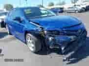 2023 Toyota Camry SE z VIN 4T1T11AK6PU158700, wystawiony jako IAAI lot #43312055 z przebiegiem 49 320 mil mil oraz . Historia ofert i sprzedaży dostępna na DreamBid. Obrazek 1.