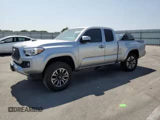 2022 Toyota Tacoma SR z VIN 3TYSZ5AN4NT074178, wystawiony jako Copart lot #67775625 z przebiegiem 20 776 mil mil oraz Szkoda całkowita • Salvage title. Historia ofert i sprzedaży dostępna na DreamBid. Obrazek 1.