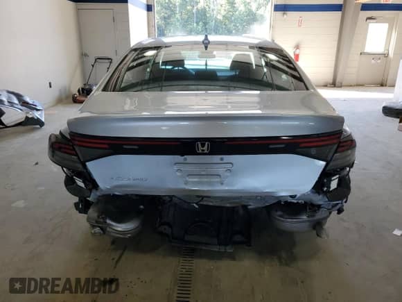 2024 Honda Accord EX с VIN 1HGCY1F33RA073286, выставлен на аукционе Copart как лот 69666685 с пробегом 18 415 миль миль и Списание • Salvage title. История ставок и продаж доступна на DreamBid. Изображение 6.