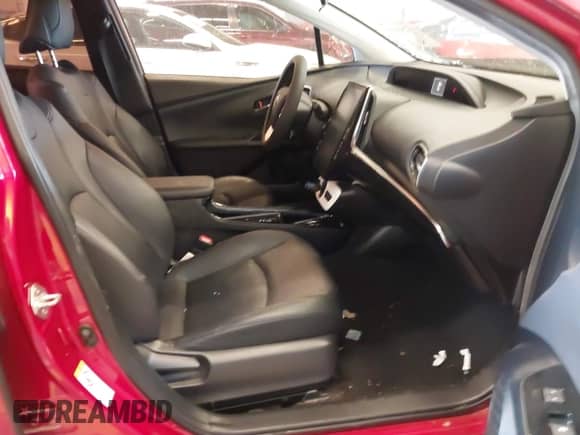 2018 Toyota Prius Plus z VIN JTDKARFP5J3077221, wystawiony jako IAAI lot #42544838 z przebiegiem 84 902 mil mil oraz . Historia ofert i sprzedaży dostępna na DreamBid. Obrazek 5.