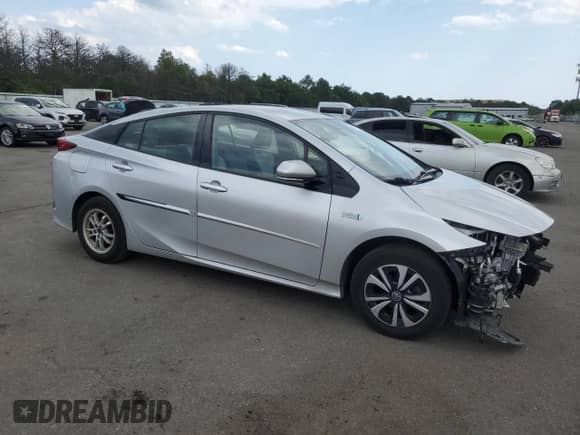 2018 Toyota Prius Plus z VIN JTDKARFP6J3081441, wystawiony jako Copart lot #65119485 z przebiegiem 108 118 mil mil oraz Szkoda całkowita • Salvage title. Historia ofert i sprzedaży dostępna na DreamBid. Obrazek 4.
