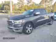 2022 Ram 1500 Laramie z VIN 1C6SRFJT9NN479191, wystawiony jako IAAI lot #43032319 z przebiegiem 36 586 mil mil oraz . Historia ofert i sprzedaży dostępna na DreamBid. Obrazek 2.