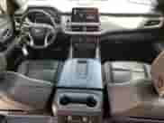 2022 Chevrolet Suburban Premier с VIN 1GNSCFKD9NR160598, выставлен на аукционе Copart как лот 66093885 с пробегом 90 729 миль миль и Списание • Salvage title. История ставок и продаж доступна на DreamBid. Изображение 8.