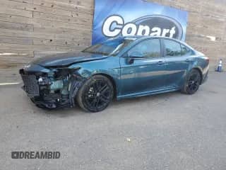 2025 Toyota Camry SE with VIN 4T1DAACK2SU017505, listed as a Copart auction lot 86167515 with 40,025 mi miles and Clean title. Bid and sale history available at DreamBid. Image 1.