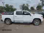 2022 Chevrolet Silverado 1500 LTZ z VIN 1GCUDGEL1NZ543894, wystawiony jako IAAI lot #43321718 z przebiegiem 46 763 mil mil oraz . Historia ofert i sprzedaży dostępna na DreamBid. Obrazek 13.