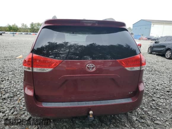 2011 Toyota Sienna LE z VIN 5TDKK3DC7BS138501, wystawiony jako Copart lot #81952455 z przebiegiem 148 535 mil mil oraz Szkoda całkowita • Salvage title. Historia ofert i sprzedaży dostępna na DreamBid. Obrazek 6.