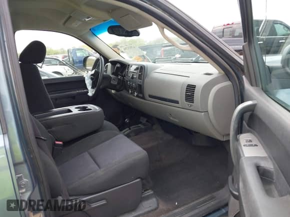 2011 Chevrolet Silverado 1500 LS z VIN 3GCPKREA9BG247515, wystawiony jako IAAI lot #42021206 z przebiegiem 129 046 mil mil oraz . Historia ofert i sprzedaży dostępna na DreamBid. Obrazek 5.