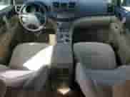 2008 Toyota Highlander z VIN JTEDS41A682005998, wystawiony jako Copart lot #81507965 z przebiegiem 73 594 mil mil oraz Szkoda całkowita • Salvage title. Historia ofert i sprzedaży dostępna na DreamBid. Obrazek 8.