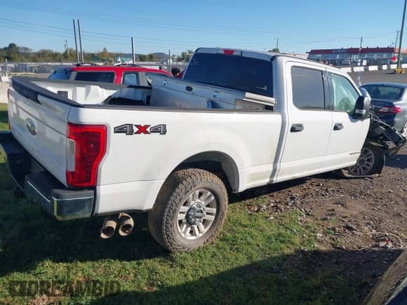 2019 Ford F-250 XL z VIN 1FT7W2BT4KEC16908, wystawiony jako IAAI lot #43481459 z przebiegiem 53 086 mil mil oraz . Historia ofert i sprzedaży dostępna na DreamBid. Obrazek 4.