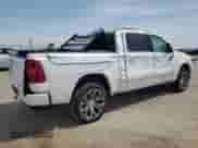 2025 Ram 1500 z VIN 1C6SRFKP5SN615510, wystawiony jako Copart lot #52185475 z przebiegiem 593 mil mil oraz Szkoda całkowita • Salvage title. Historia ofert i sprzedaży dostępna na DreamBid. Obrazek 3.