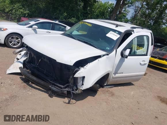 2008 Chevrolet Tahoe LTZ with VIN 1GNFK13058J101831, listed as a IAAI auction lot 42594466 with 269,948 mi miles and . Bid and sale history available at DreamBid. Image 2.