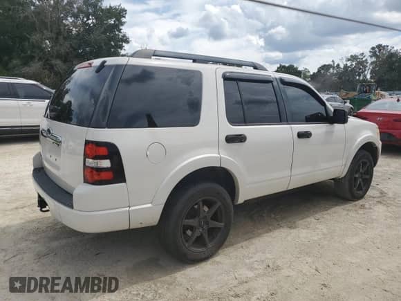 2010 Ford Explorer XLT z VIN 1FMEU6DE4AUA10863, wystawiony jako Copart lot #81406715 z przebiegiem 104 068 mil mil oraz Szkoda całkowita • Salvage title. Historia ofert i sprzedaży dostępna na DreamBid. Obrazek 3.