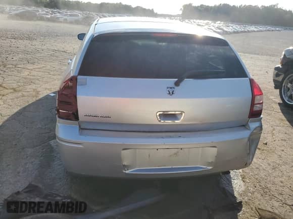 2006 Dodge Magnum with VIN 2D4FV47T16H122652, listed as a Copart auction lot 73688634 with 213,985 mi miles and Salvage title. Bid and sale history available at DreamBid. Image 6.