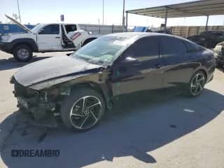 2021 Hyundai Elantra N Line z VIN KMHLR4AF2MU202331, wystawiony jako Copart lot #47024225 z przebiegiem 21 840 mil mil oraz Szkoda całkowita • Salvage title. Historia ofert i sprzedaży dostępna na DreamBid. Obrazek 1.