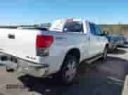2008 Toyota Tundra Limited с VIN 5TFBV58108X057077, выставлен на аукционе IAAI как лот 41768968 с пробегом 328 249 миль миль и . История ставок и продаж доступна на DreamBid. Изображение 4.