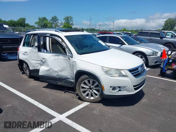 2010 Volkswagen Tiguan с VIN WVGAV9AX0AW510512, выставлен на аукционе IAAI как лот 42532527 с пробегом 193 910 миль миль и . История ставок и продаж доступна на DreamBid. Изображение 1.