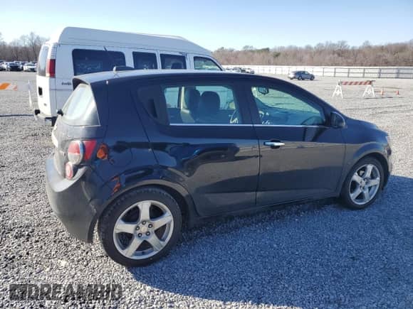 2016 Chevrolet Sonic LTZ z VIN 1G1JE6SB4G4143097, wystawiony jako Copart lot #48579175 z przebiegiem 89 226 mil mil oraz Czysty tytuł • Clean title. Historia ofert i sprzedaży dostępna na DreamBid. Obrazek 3.