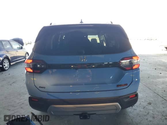 2024 Honda Pilot TrailSport with VIN 5FNYG1H62RB048577, listed as a Copart auction lot 67639245 with 9,430 mi miles and Salvage title. Bid and sale history available at DreamBid. Image 6.