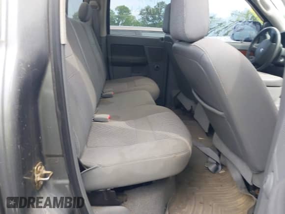 2006 Dodge 3500 ST z VIN 3D7LX38C06G143095, wystawiony jako IAAI lot #42366551 z przebiegiem 210 165 mil mil oraz . Historia ofert i sprzedaży dostępna na DreamBid. Obrazek 8.