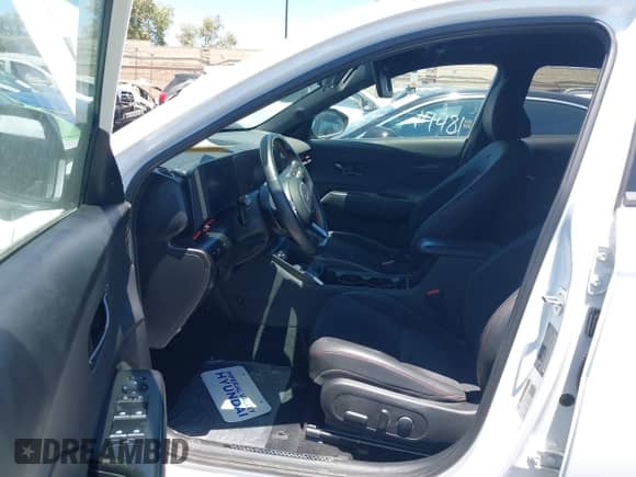2025 Hyundai Kona N Line S with VIN KM8HBCA35SU199643, listed as a IAAI auction lot 42682810 with 6,441 mi miles and . Bid and sale history available at DreamBid. Image 5.