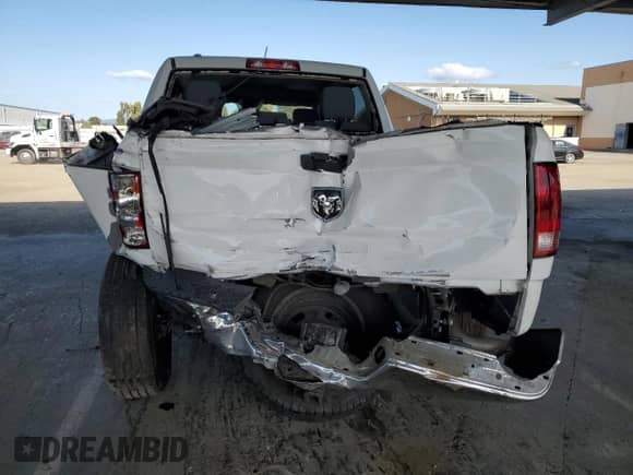 2018 Ram 1500 Tradesman z VIN 1C6RR6KG4JS259405, wystawiony jako Copart lot #48804295 z przebiegiem 151 462 mil mil oraz Szkoda całkowita • Salvage title. Historia ofert i sprzedaży dostępna na DreamBid. Obrazek 6.