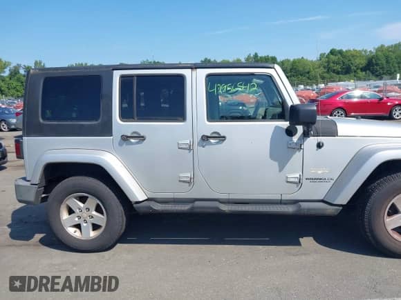 2008 Jeep Wrangler Unlimited Sahara с VIN 1J4GA59118L623149, выставлен на аукционе IAAI как лот 42956542 с пробегом 208 616 миль миль и . История ставок и продаж доступна на DreamBid. Изображение 14.