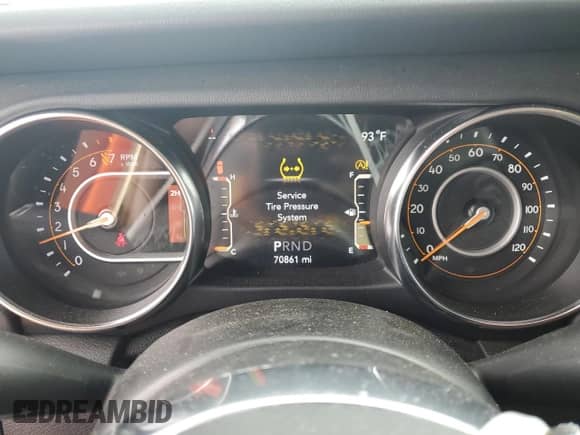 2021 Jeep Wrangler Unlimited Sahara Altitude z VIN 1C4HJXEG9MW825293, wystawiony jako Copart lot #65241665 z przebiegiem 70 861 mil mil oraz Szkoda całkowita • Salvage title. Historia ofert i sprzedaży dostępna na DreamBid. Obrazek 9.