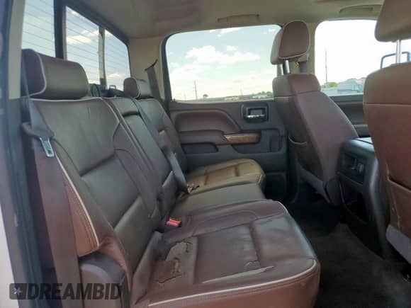 2016 Chevrolet Silverado 2500HD High Country z VIN 1GC1KXE86GF186785, wystawiony jako Copart lot #81731675 z przebiegiem 261 983 mil mil oraz Szkoda całkowita • Salvage title. Historia ofert i sprzedaży dostępna na DreamBid. Obrazek 10.