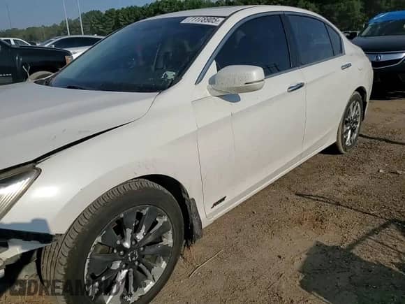 2014 Honda Accord Touring с VIN 1HGCR3F96EA031248, выставлен на аукционе Copart как лот 71178905 с пробегом 155 067 миль миль и Списание • Salvage title. История ставок и продаж доступна на DreamBid. Изображение 13.