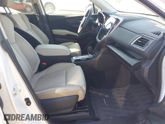 2025 Subaru Ascent Premium with VIN 4S4WMADD1S3405704, listed as a IAAI auction lot 41772868 with 2,999 mi miles and . Bid and sale history available at DreamBid. Image 5.